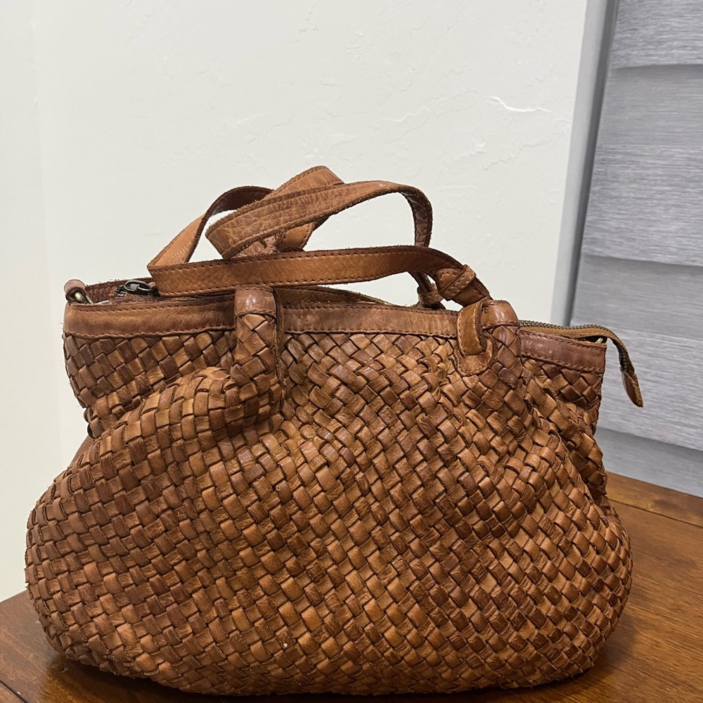 Woven Leather Shoulder Bag in Brown